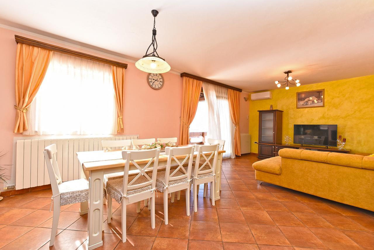 Apartment Modrusani 1561 Žminj エクステリア 写真