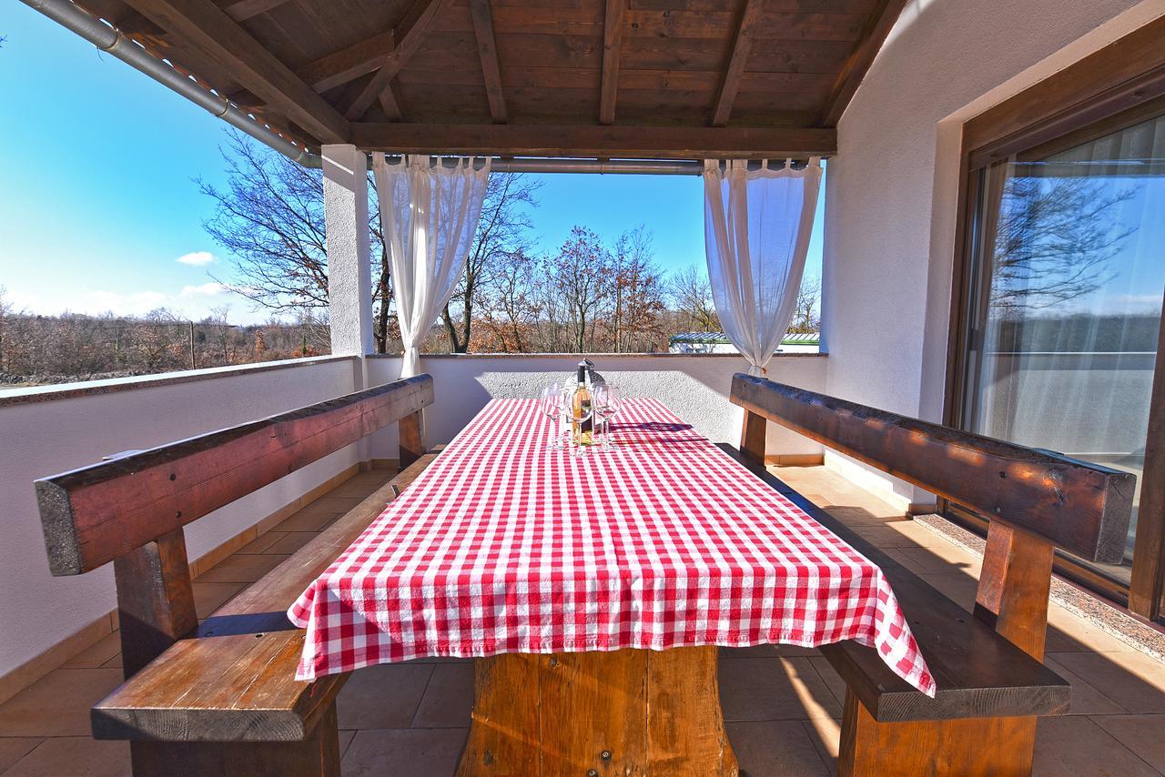 Apartment Modrusani 1561 Žminj エクステリア 写真