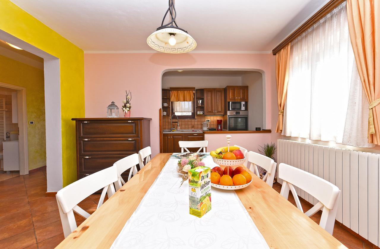 Apartment Modrusani 1561 Žminj エクステリア 写真