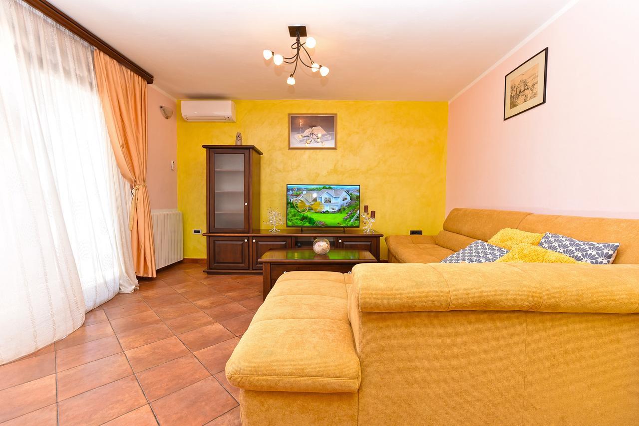Apartment Modrusani 1561 Žminj エクステリア 写真