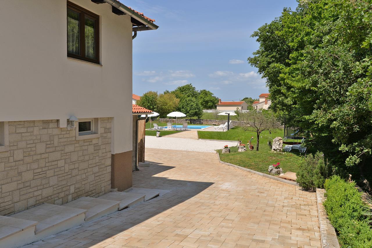 Apartment Modrusani 1561 Žminj エクステリア 写真