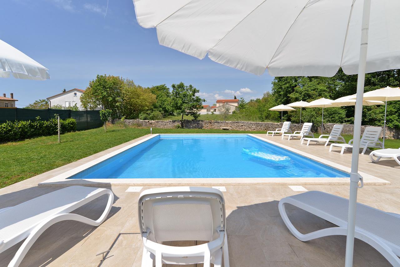 Apartment Modrusani 1561 Žminj エクステリア 写真